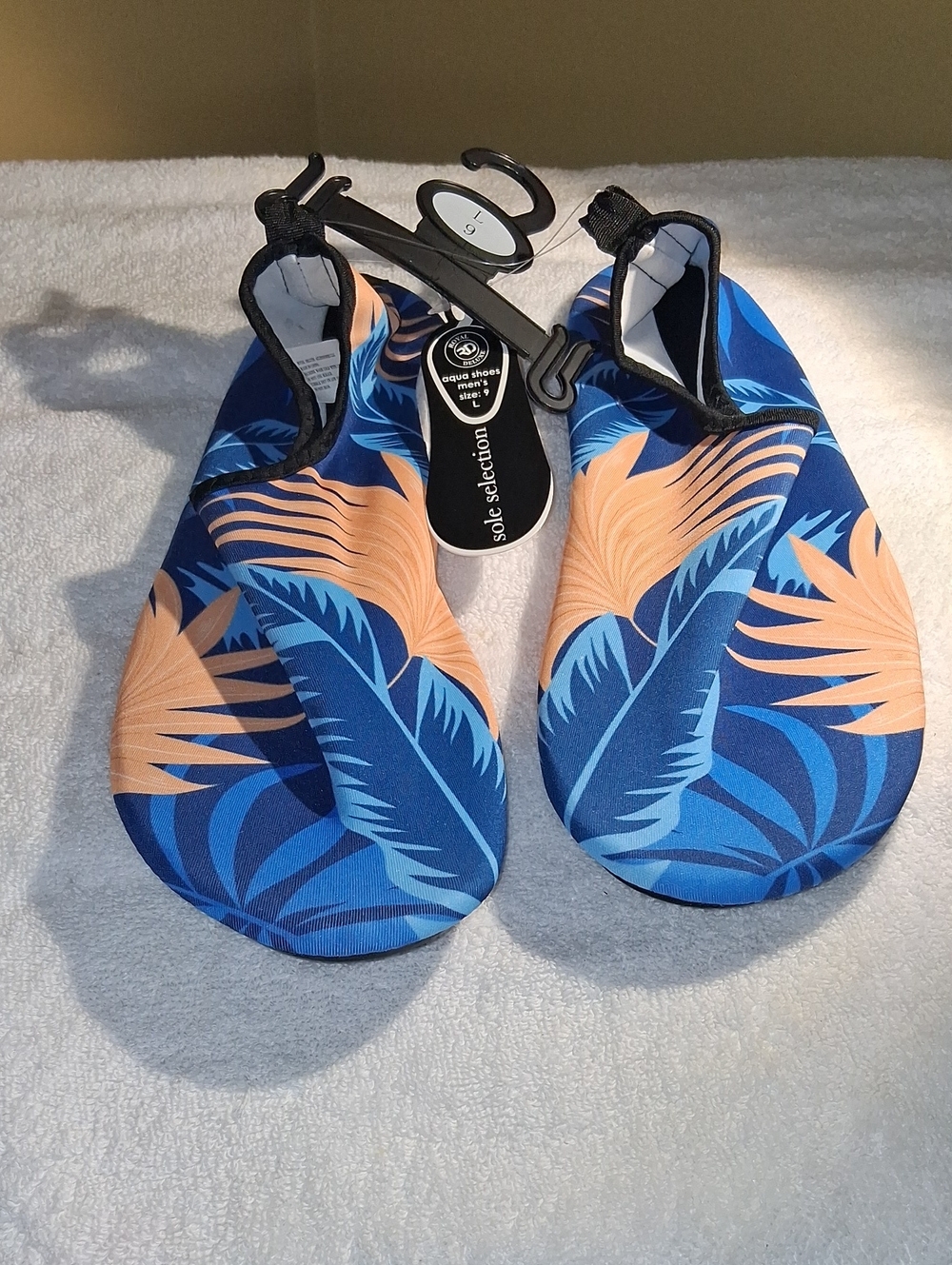 Aqua Shoes Men's Blue Tropical Water Socks